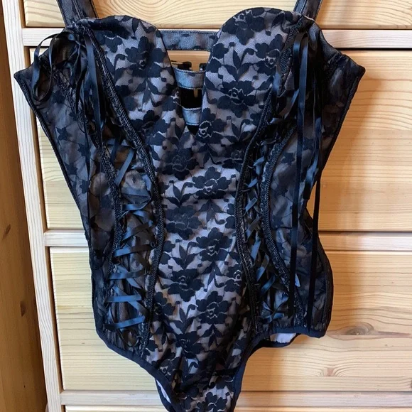 NWT Tripp NYC Cream Black Lace Corset Bodysuit Size Medium - Picture 2 of 11